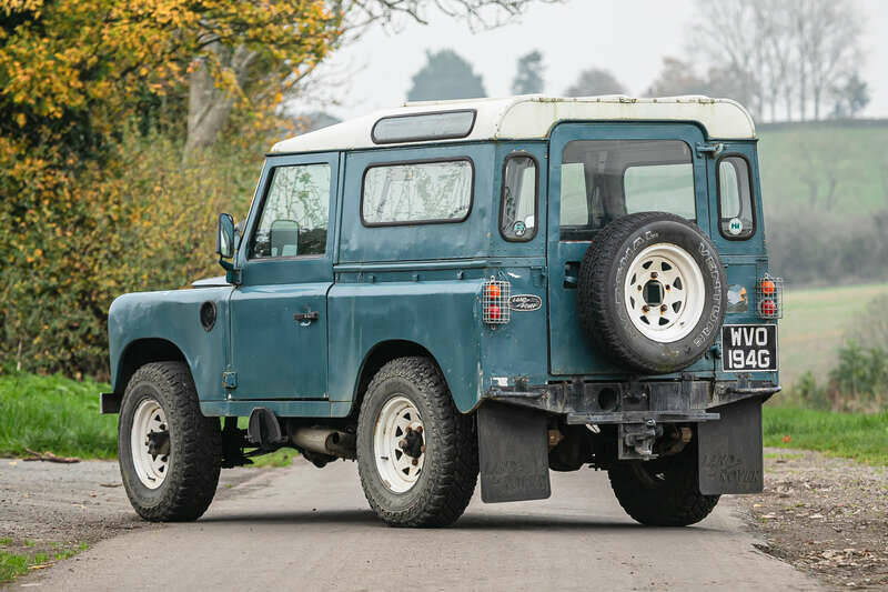 Image 4/34 of Land Rover 88 Lightweight (1968)