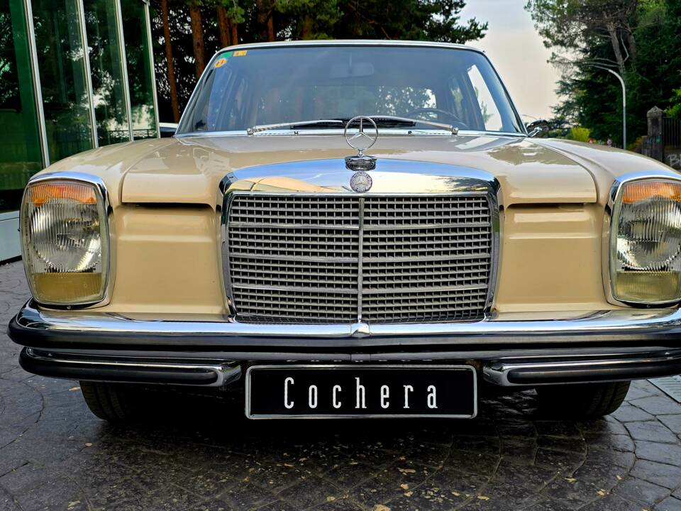 Image 3/21 de Mercedes-Benz 250 (1969)
