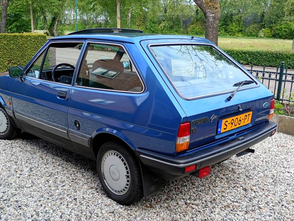 Image 2/23 de Ford Fiesta 1.1 (1988)