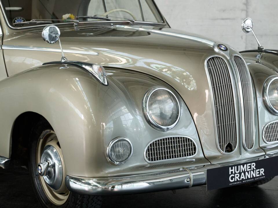 Immagine 27/50 di BMW 502 Baur (1955)