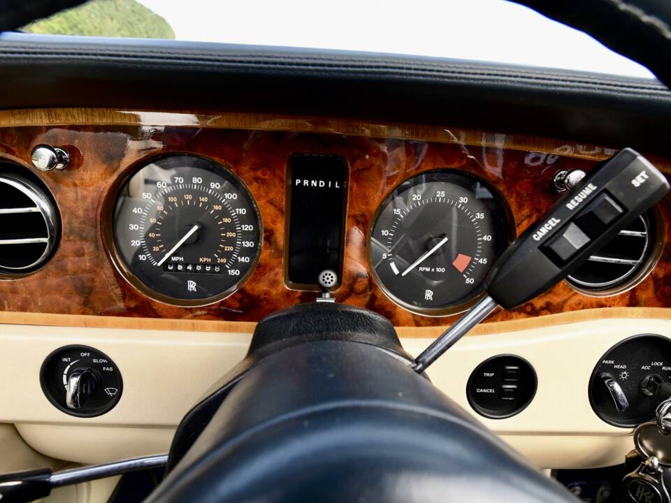 Image 36/50 of Rolls-Royce Corniche III (1990)