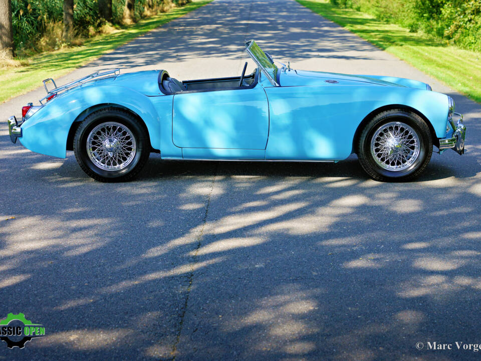 Image 23/46 of MG MGA 1500 (1957)