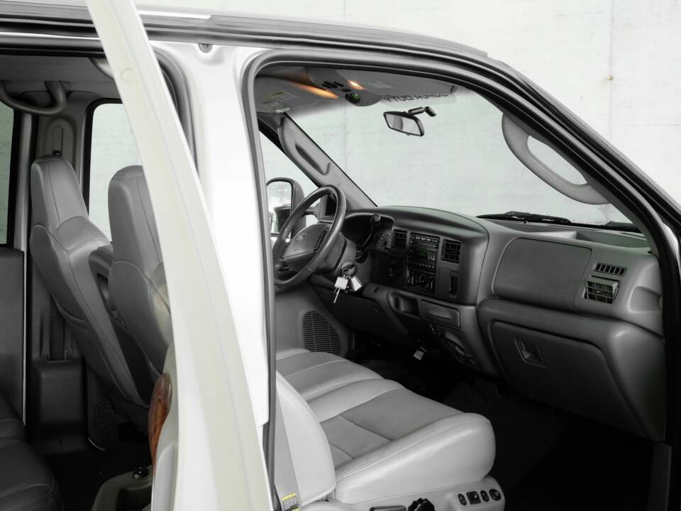 Image 23/41 de Ford F-350 Super Duty (2004)