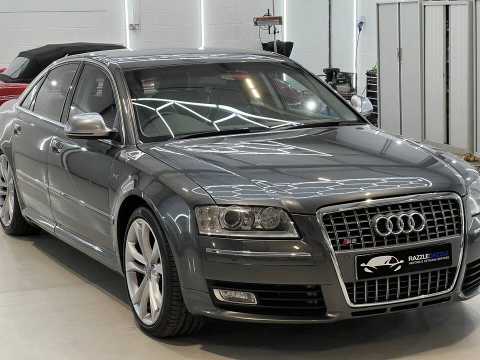 Bild 16/24 von Audi S8 V10 (2009)