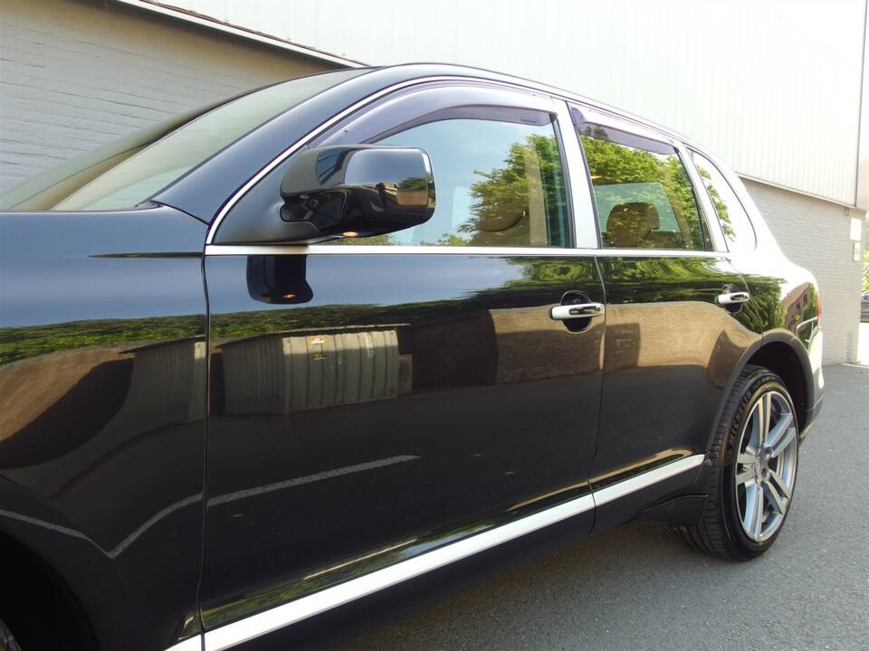 Image 26/93 of Porsche Cayenne Turbo (2007)