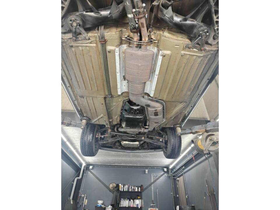 Image 47/50 de Mercedes-Benz 560 SL (1986)