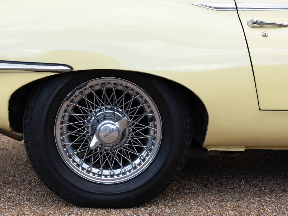 Image 28/40 de Jaguar Type E 4.2 (1966)