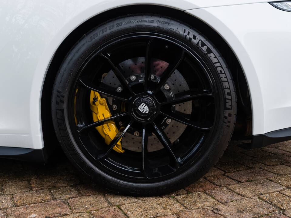 Image 42/42 of Porsche 911 R (2016)