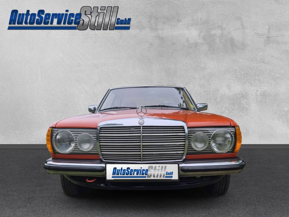 Image 8/41 of Mercedes-Benz 200 D (1981)