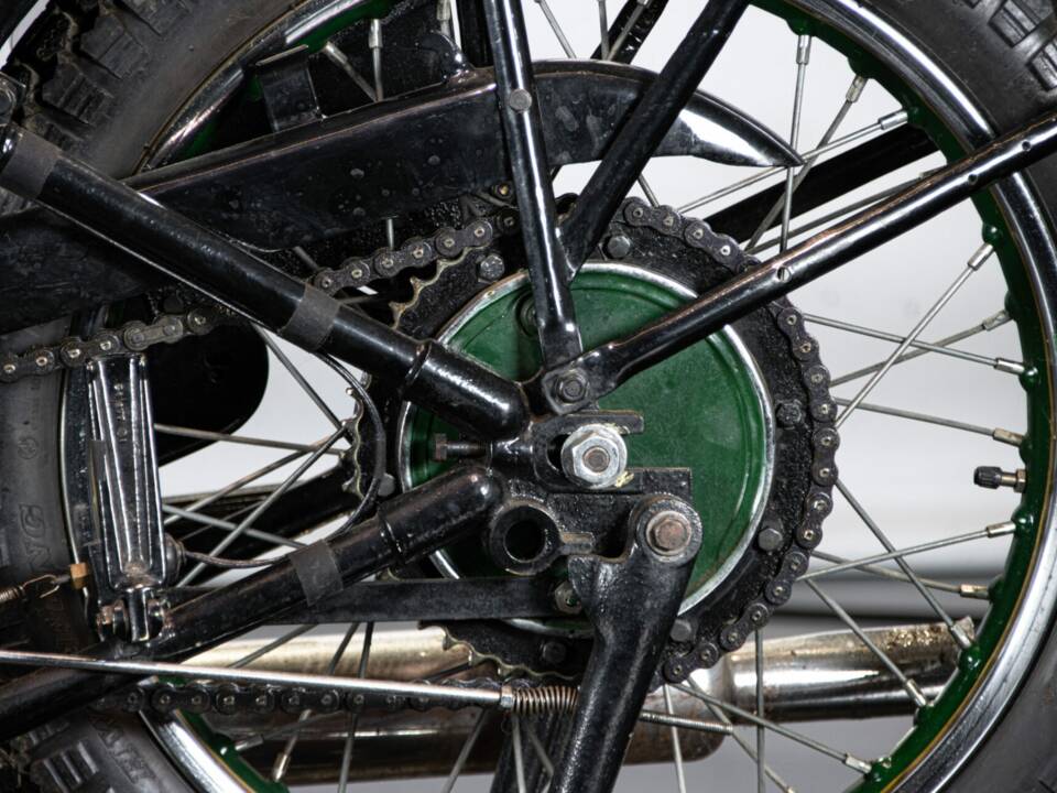 Image 32/50 of Ariel DUMMY (1941)