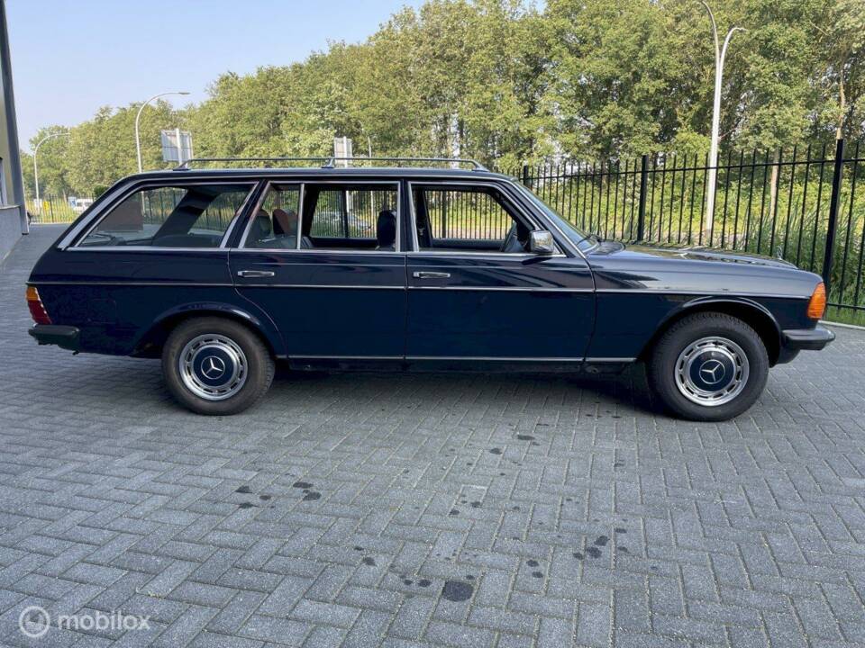 Image 6/10 of Mercedes-Benz 280 TE (1979)
