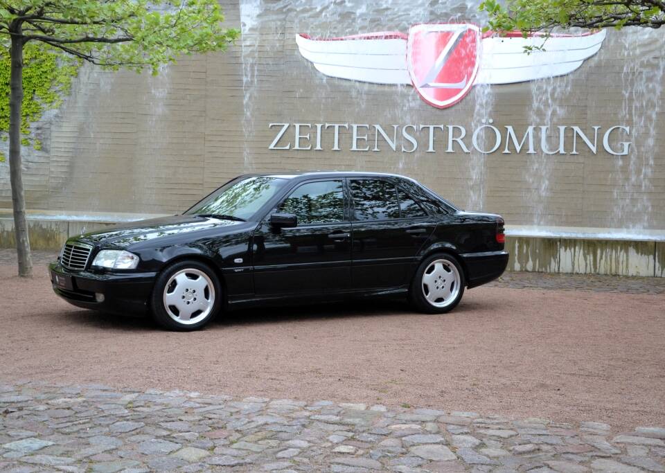 Imagen 2/18 de Mercedes-Benz C 43 AMG (1998)