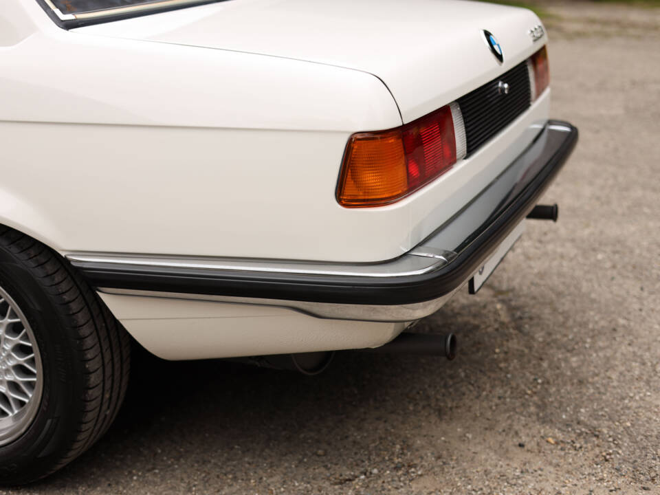 Image 44/95 of BMW 323i (1980)