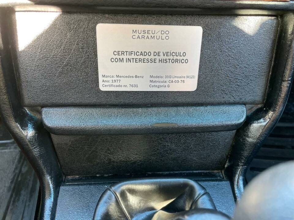 Bild 15/73 von Mercedes-Benz 300 D (1977)