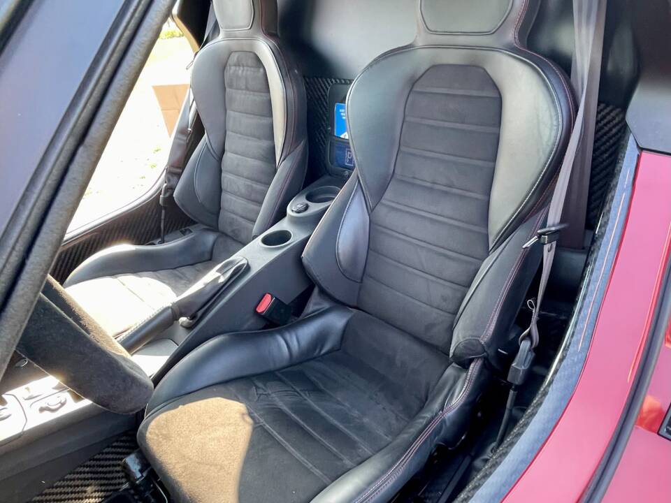 Image 13/18 of Alfa Romeo 4C (2015)