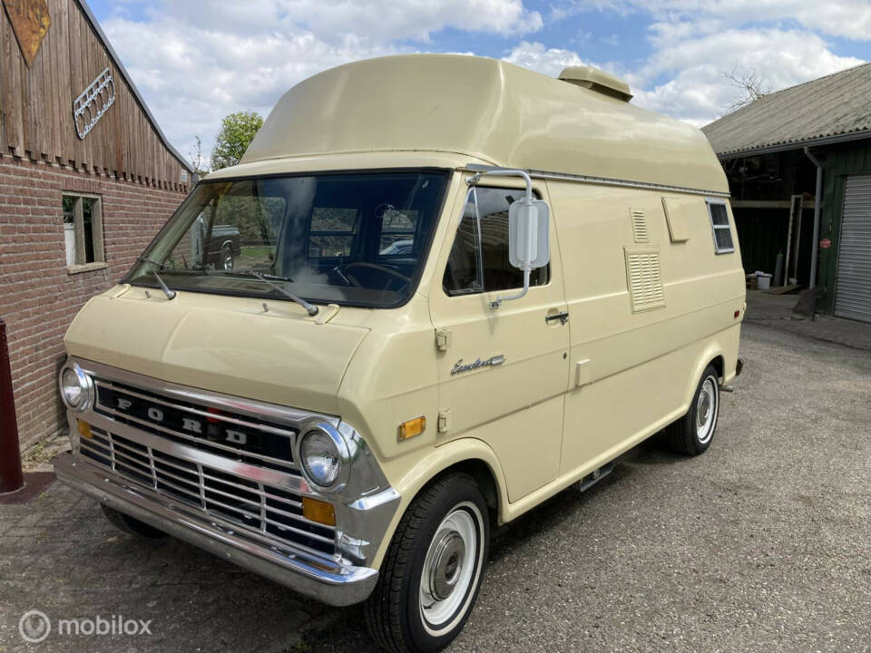 Image 28/50 of Ford Econoline E 300 (1971)