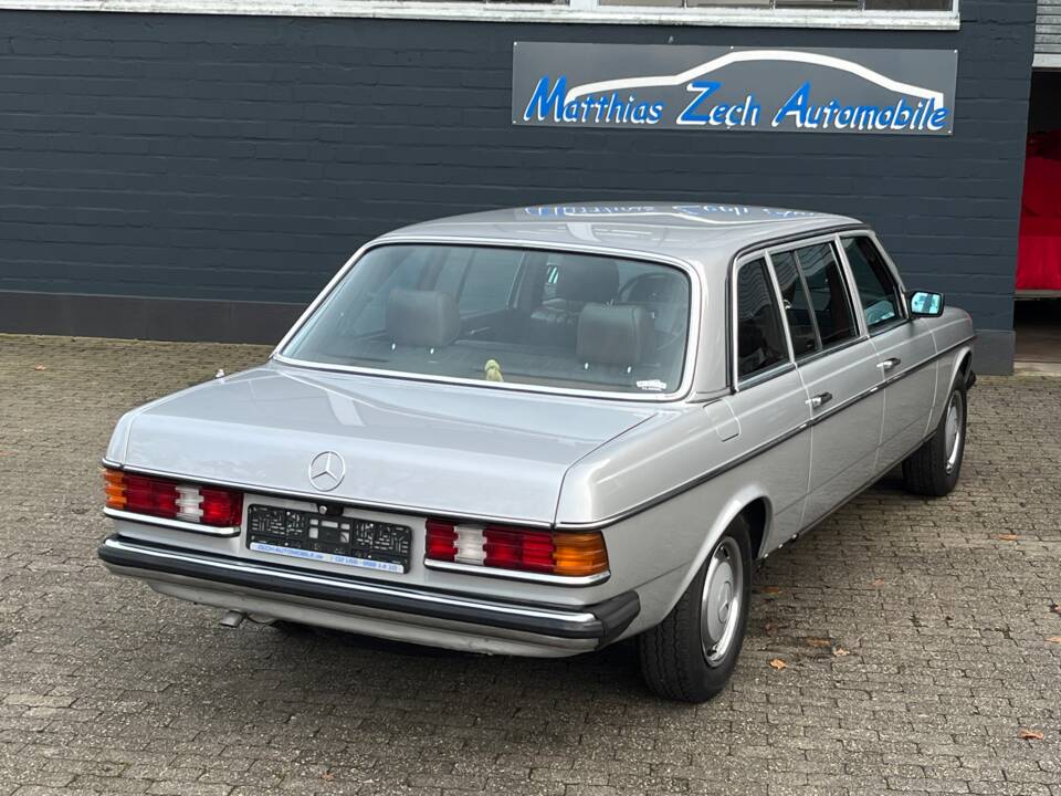 Bild 11/51 von Mercedes-Benz 300 D lang (1985)