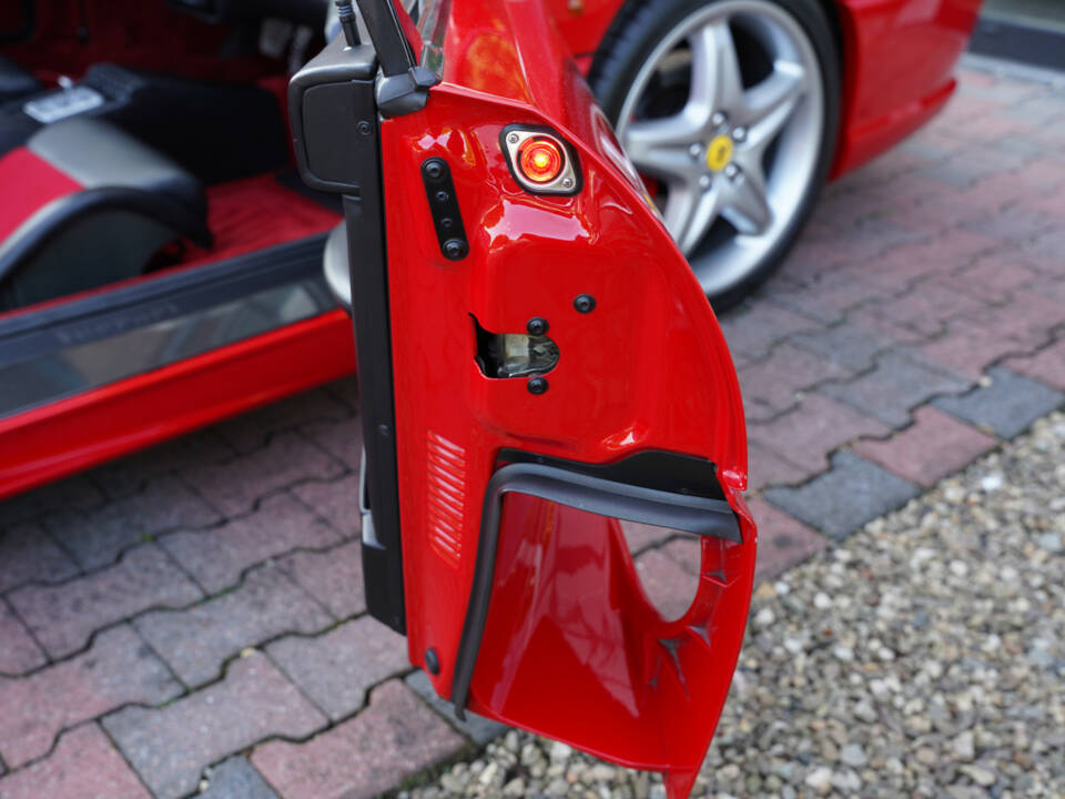 Imagen 31/50 de Ferrari F 355 F1 GTS (1998)