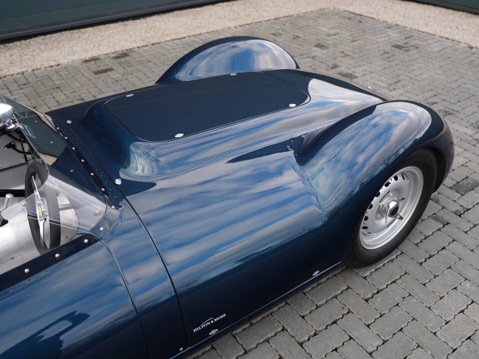 Image 42/50 of Lister Knobbly (1958)