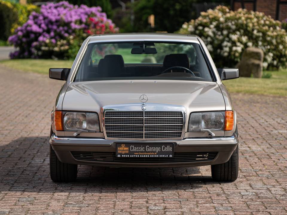 Image 7/50 of Mercedes-Benz 280 SE (1985)