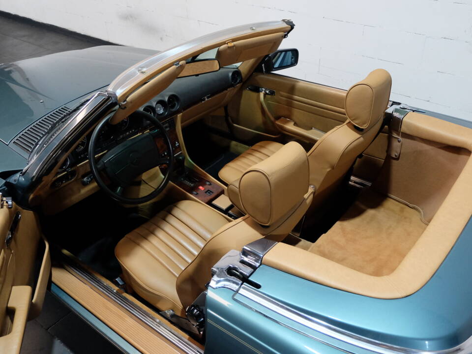 Bild 22/42 von Mercedes-Benz 560 SL (1989)