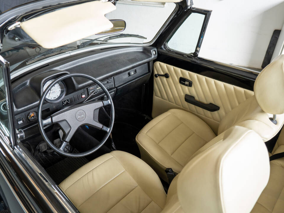 Image 18/34 of Volkswagen Beetle 1303 (1973)