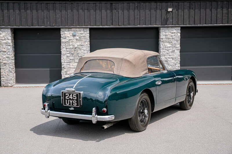 Image 11/50 of Aston Martin DB 2&#x2F;4 Mk I DHC (1954)