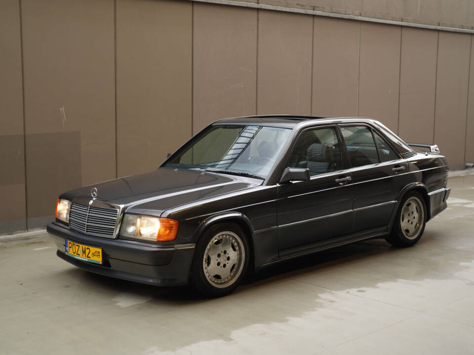 Image 1/83 of Mercedes-Benz 190 E 2.3-16 (1984)