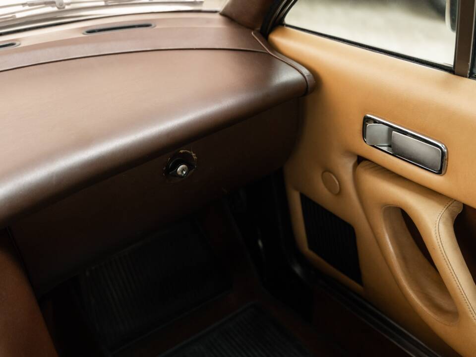Bild 16/31 von Ferrari 400i (1981)