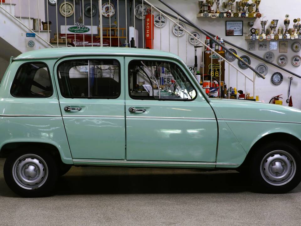 Image 7/33 de Renault R 4 TL (1981)