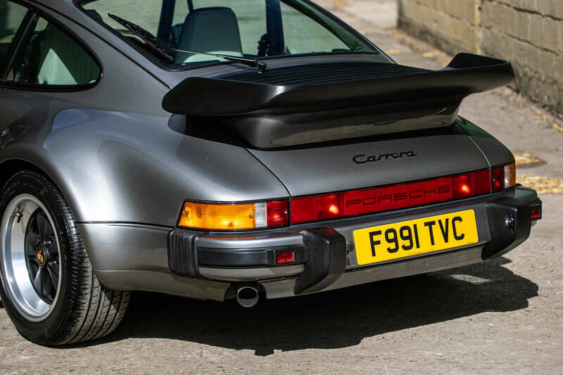 Image 9/49 of Porsche 911 Carrera 3.2 (1989)