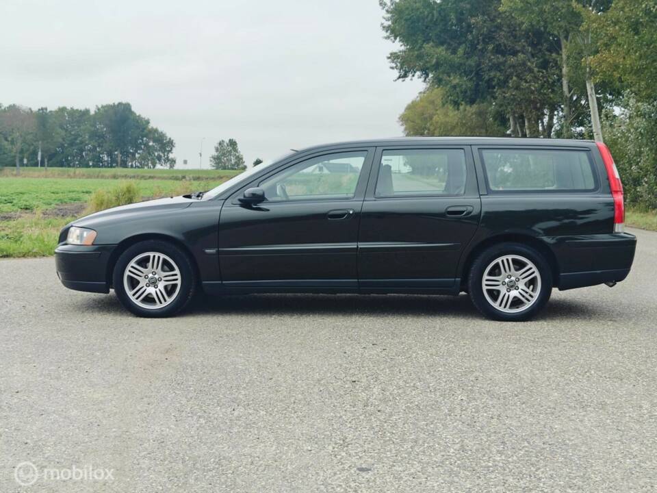 Imagen 3/40 de Volvo V 70 2.4 (2005)