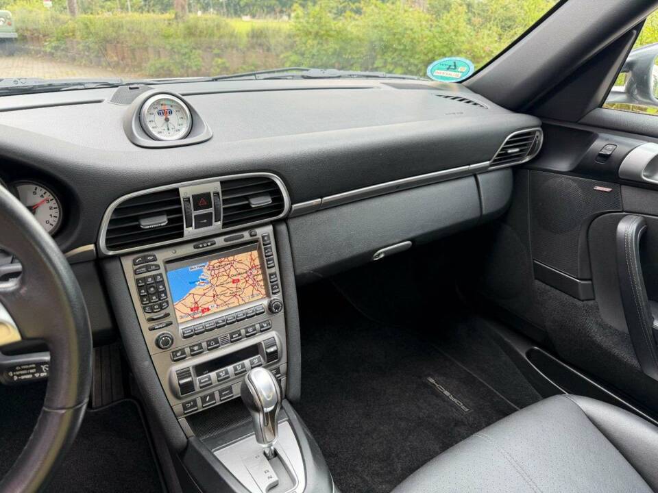 Bild 16/27 von Porsche 911 Carrera 4S (2007)