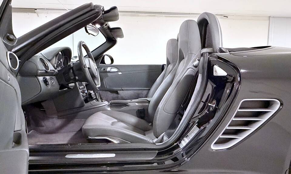 Image 16/26 of Porsche Boxster (2010)
