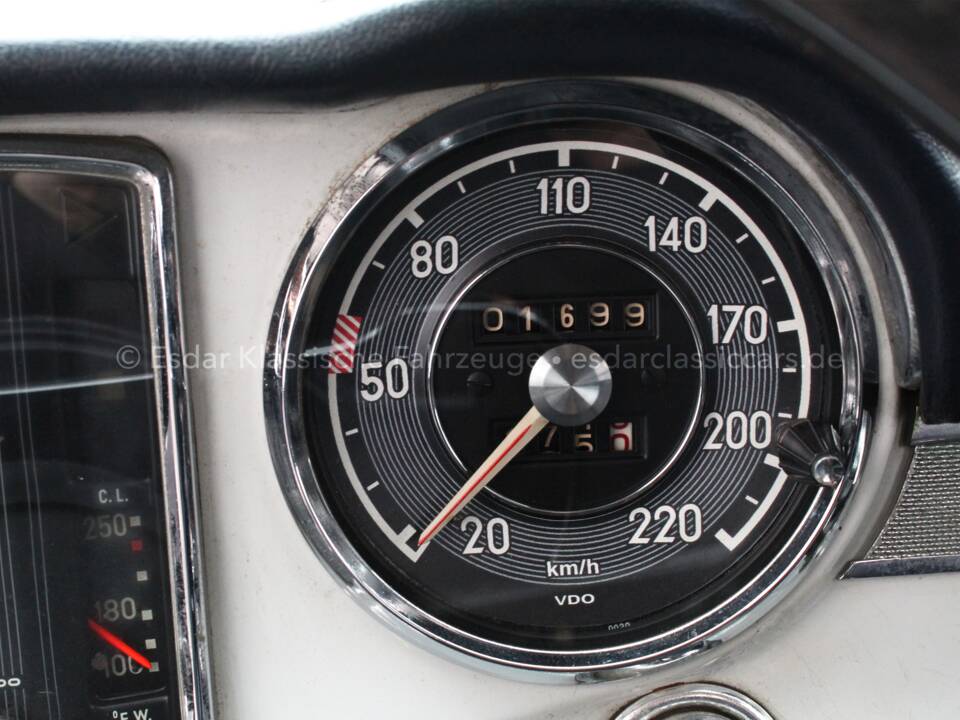 Afbeelding 17/31 van Mercedes-Benz 230 SL (1967)