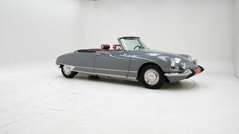 Bild 3/15 von Citroën DS 20 Pallas (1968)