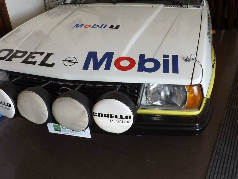 Imagen 5/40 de Opel Ascona 2000 SR (1981)
