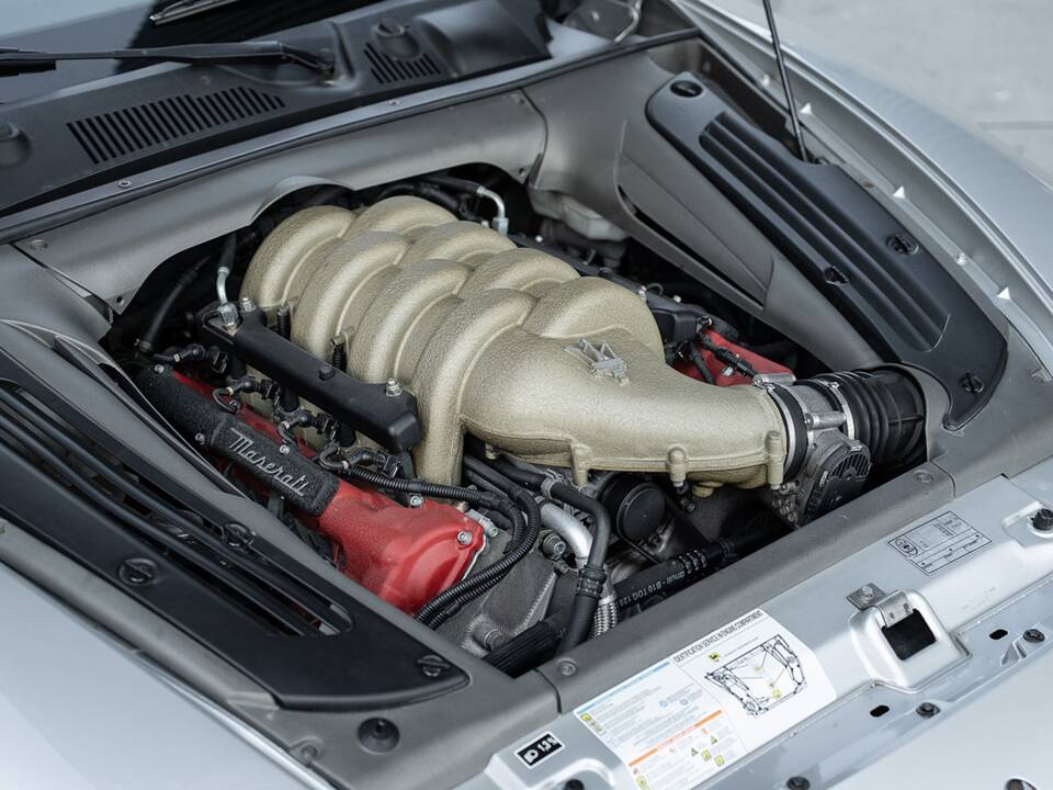 Bild 46/48 von Maserati 4200 (2004)