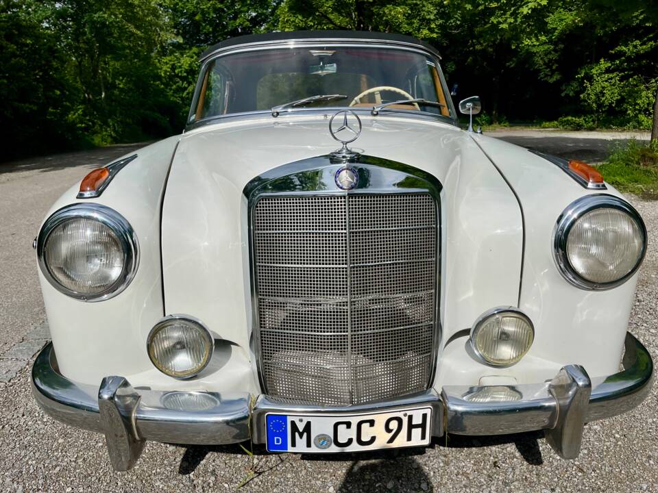 Imagen 9/55 de Mercedes-Benz 220 S Cabriolet (1957)