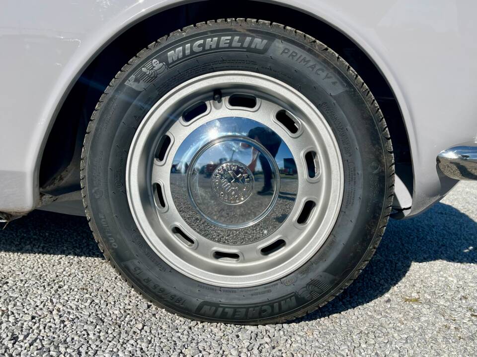 Image 17/47 de Alfa Romeo 1750 GT Veloce (1968)