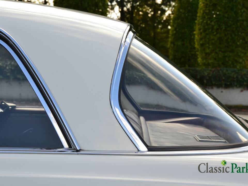 Image 49/50 of Mercedes-Benz 250 SE (1966)