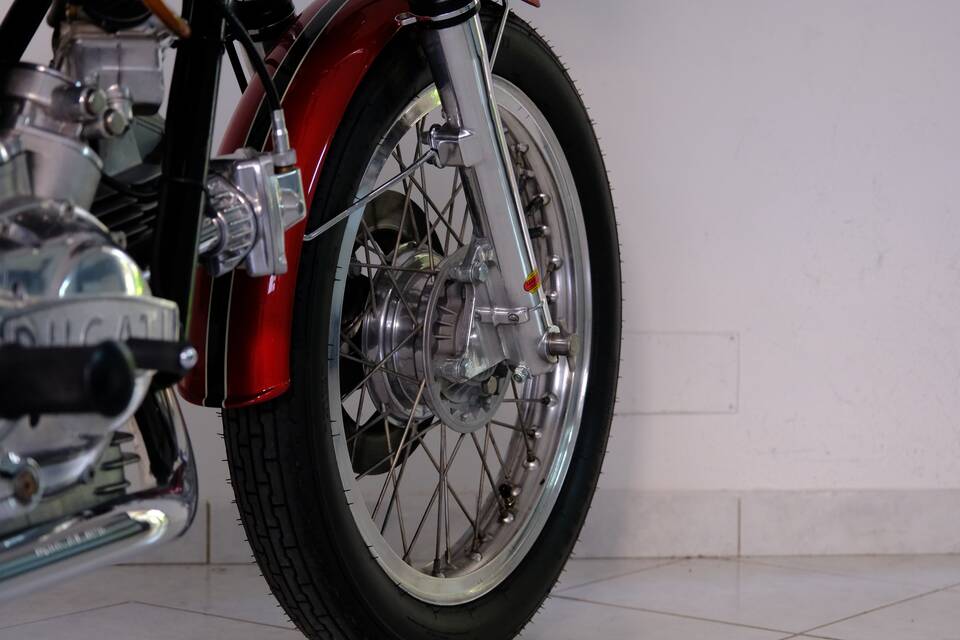 Immagine 94/96 di Ducati 750 GT (1974)