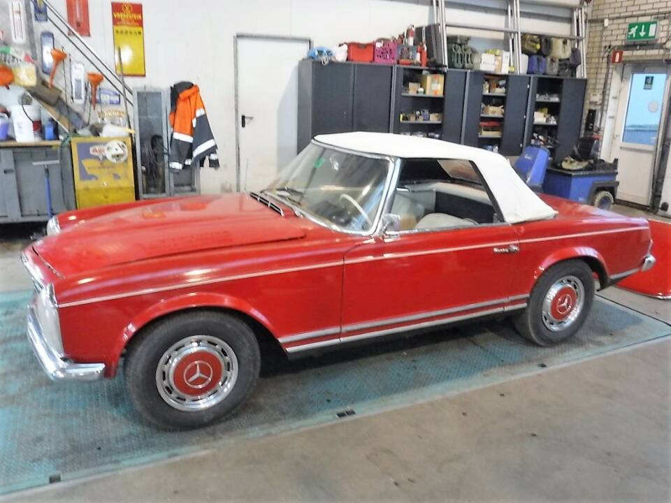 Immagine 44/50 di Mercedes-Benz 230 SL (1964)