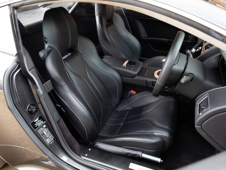 Bild 57/79 von Aston Martin V12 Vantage (2011)