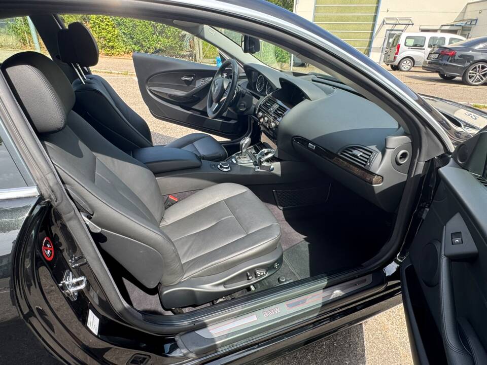 Bild 55/99 von BMW 650i (2007)