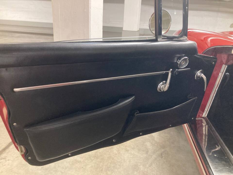 Image 31/31 of Alfa Romeo 2600 Spider (1964)