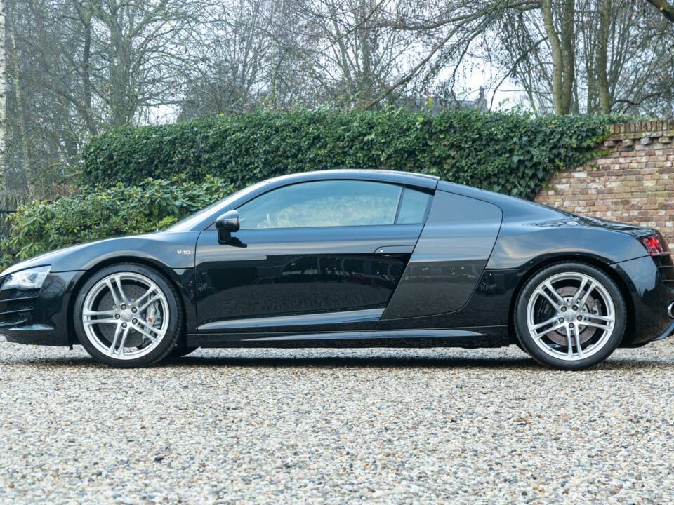 Image 13/50 de Audi R8 V10 (2011)
