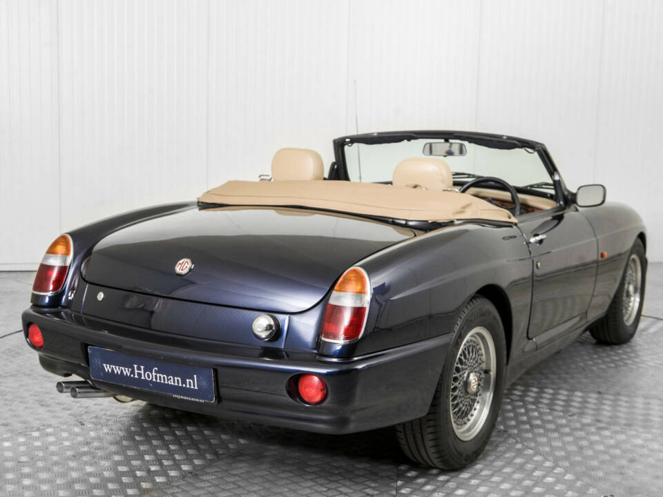Bild 26/50 von MG RV8 (1993)