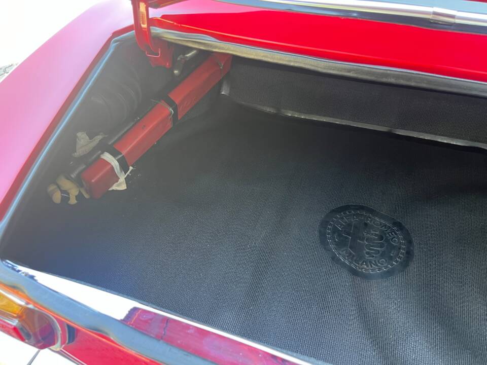 Imagen 17/18 de Alfa Romeo Giulia GT 1300 Junior (1973)