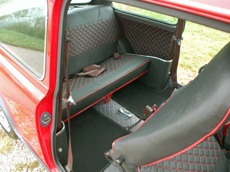 Image 20/38 of Mini 1000 (1987)